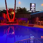 Meryam Deluxe