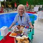 Meryam Deluxe 3* Side