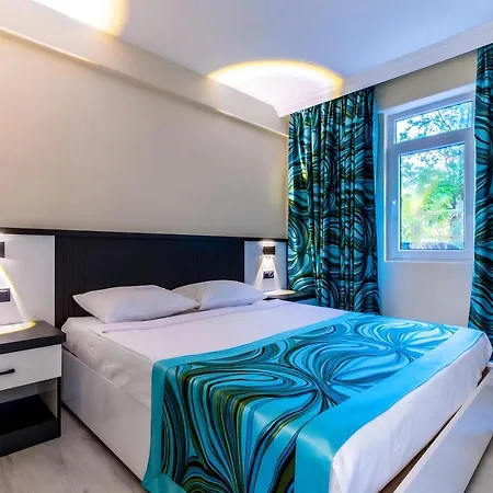 B&B Meryam Sueit Deluxe Side